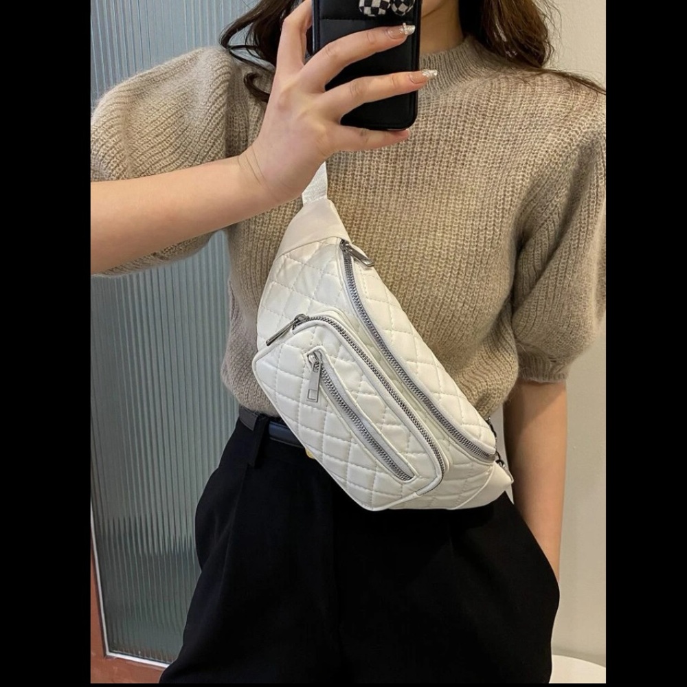 💙 Women’s Faux Leather White Quilted Medium Sized Adjustable Strap Fanny Pack